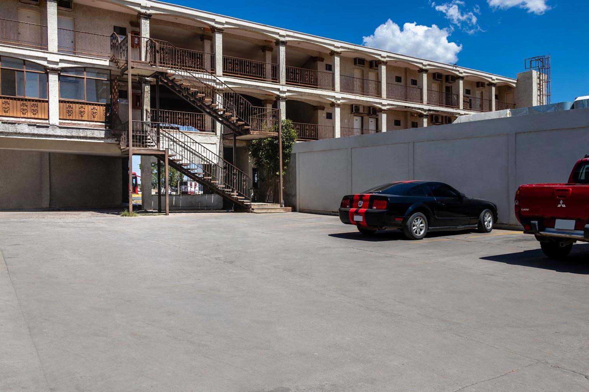 Oyo Hotel Real Del Sur, Estadio Chihuahua Exteriér fotografie